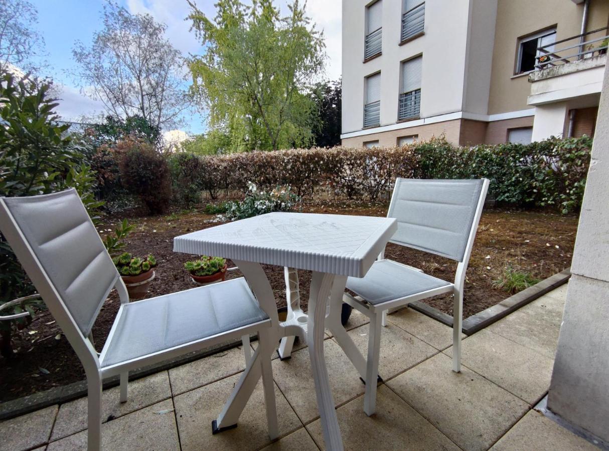 Appartement Avec Jardin Et Terrasse Pres De Paris Mantes-la-Jolie Exterior photo