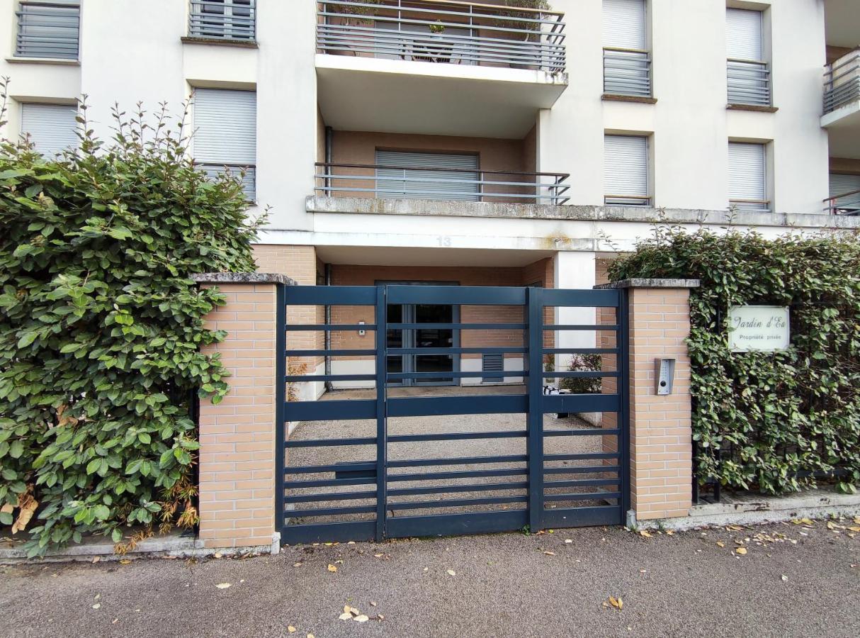 Appartement Avec Jardin Et Terrasse Pres De Paris Mantes-la-Jolie Exterior photo