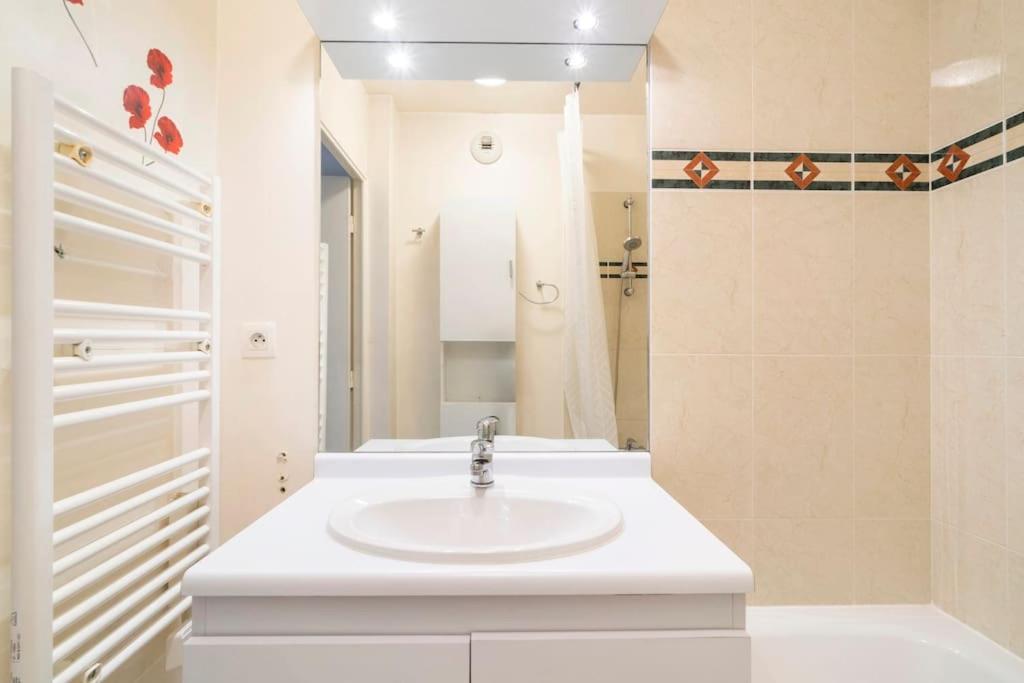 Appartement Avec Jardin Et Terrasse Pres De Paris Mantes-la-Jolie Exterior photo