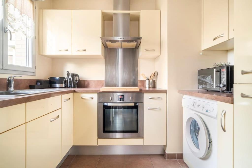 Appartement Avec Jardin Et Terrasse Pres De Paris Mantes-la-Jolie Exterior photo