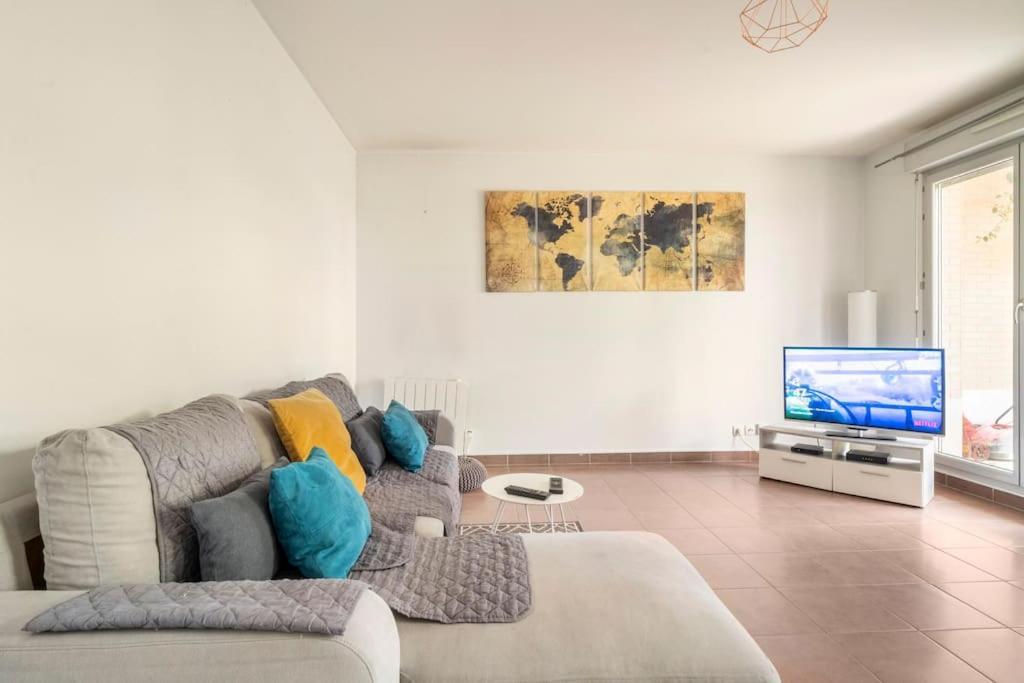 Appartement Avec Jardin Et Terrasse Pres De Paris Mantes-la-Jolie Exterior photo